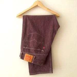 Levi’s • Maroon Jeans